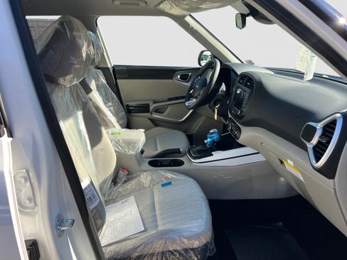 New 2025 Kia Soul LX image 15