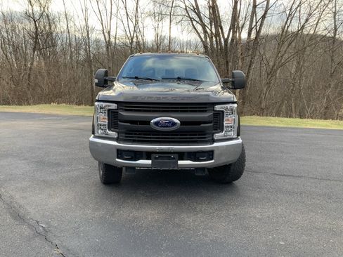 Used 2019 Ford F250 XL w/ Power Equipment Group image 3