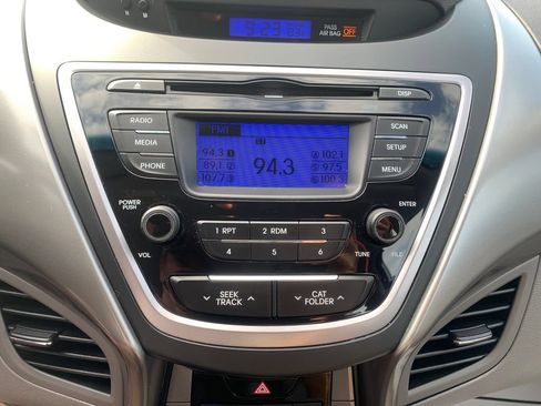 Used 2013 Hyundai Elantra GLS w/ Preferred Pkg FWD image 13