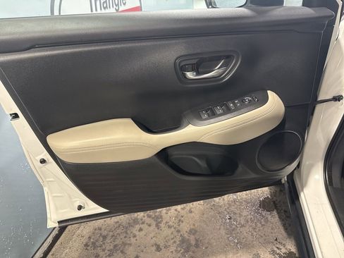 Used 2024 Honda HR-V LX image 27