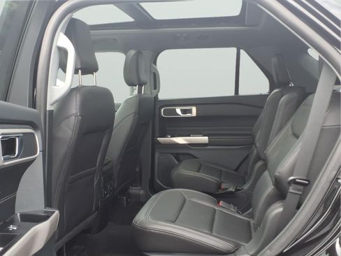 Used 2024 Ford Explorer XLT w/ Equipment Group 202A AWD/4WD image 15
