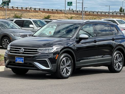 Used 2024 Volkswagen Tiguan Wolfsburg Edition AWD/4WD image 7