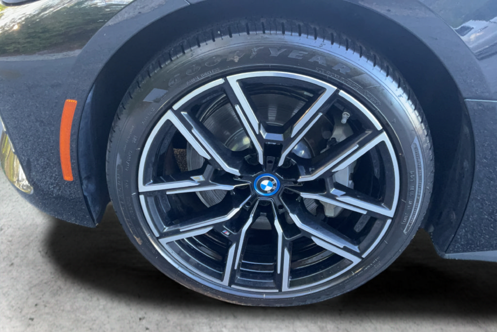 Used 2023 BMW i4 eDrive40 w/ M Sport Package RWD image 23