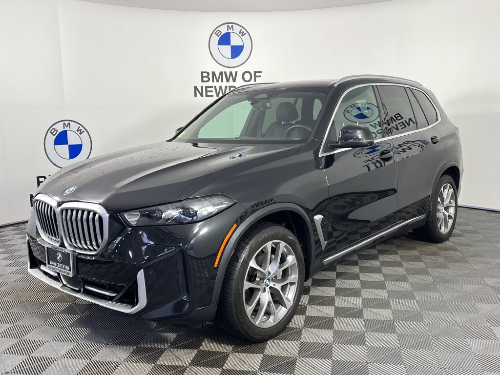 Certified 2024 BMW X5 xDrive40i w/ Parking Assistance Package AWD/4WD image 3