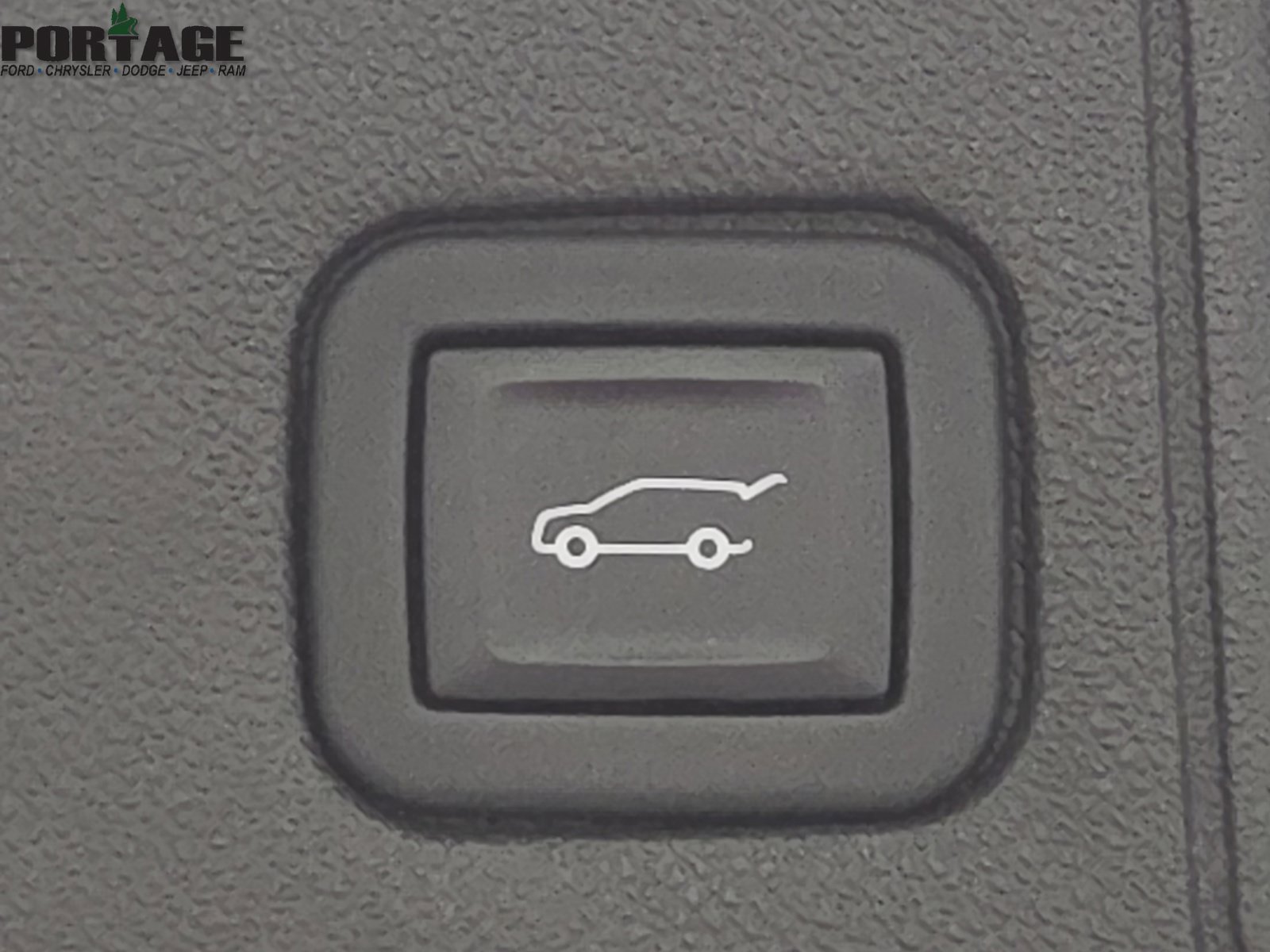 Used 2023 GMC Terrain Denali w/ LPO, Floor Liner Package AWD/4WD image 39