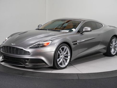 Used 2017 Aston Martin Vanquish Coupe image 7