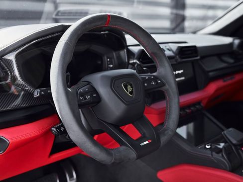 Used 2025 Lamborghini Urus S AWD/4WD image 37