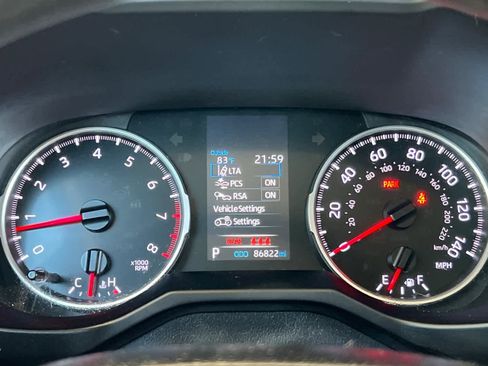 Used 2021 Toyota RAV4 LE AWD/4WD image 26