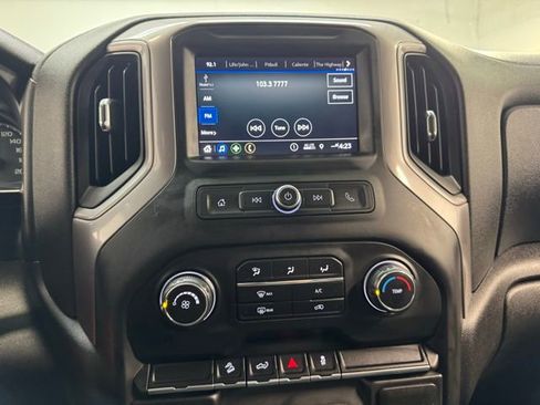 Used 2021 Chevrolet Silverado 1500 Custom Trail Boss AWD/4WD image 18