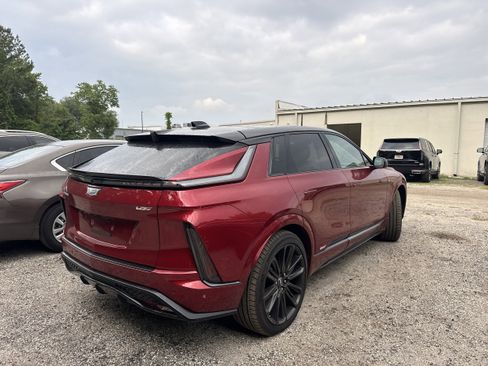Used 2026 Cadillac Lyriq V AWD/4WD image 3