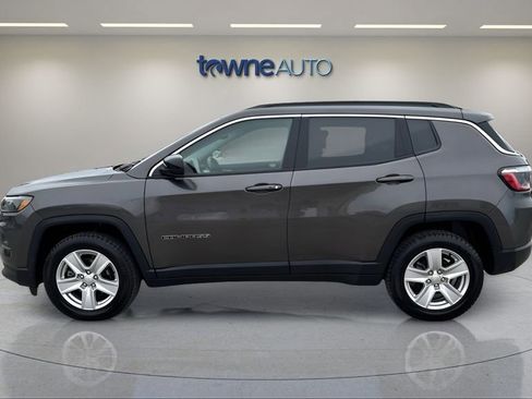 Used 2022 Jeep Compass Latitude w/ Convenience Group AWD/4WD image 2