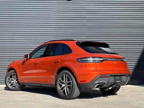 Certified 2025 Porsche Macan image 3