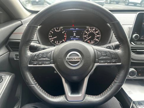 Used 2022 Nissan Altima 2.5 SR w/ Midnight Edition Package FWD image 4