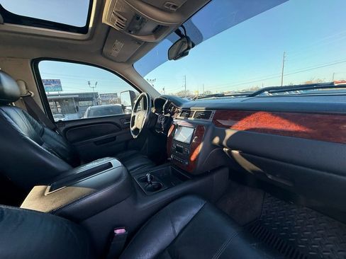 Used 2011 Chevrolet Silverado 2500 LTZ w/ LTZ Plus Package image 23