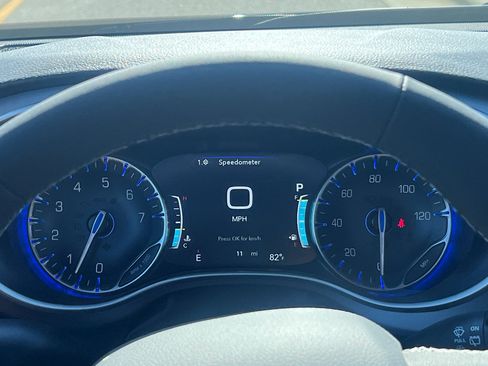 New 2027 Chrysler Pacifica Limited w/ S Appearance Package FWD image 26