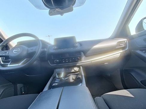 Used 2024 Nissan Rogue S FWD image 23
