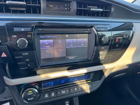 Used 2016 Toyota Corolla LE image 12