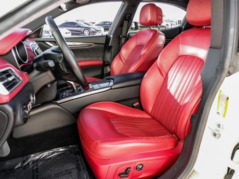 Used 2019 Maserati Ghibli S image 31