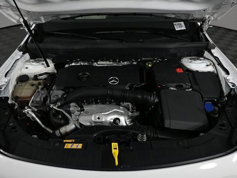 Certified 2021 Mercedes-Benz GLB 250 4MATIC image 32