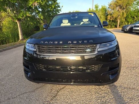 Used 2025 Land Rover Range Rover Sport SE image 8