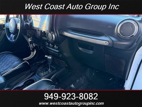 Used 2012 Jeep Wrangler Unlimited Sport AWD/4WD image 9