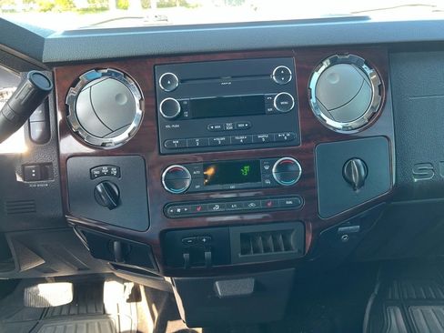 Used 2010 Ford F250 4x4 Crew Cab Super Duty image 11