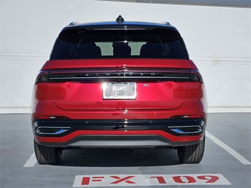 New 2026 Lincoln Nautilus Reserve image 6