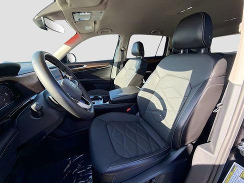 Used 2024 Volkswagen Atlas SE AWD/4WD image 20