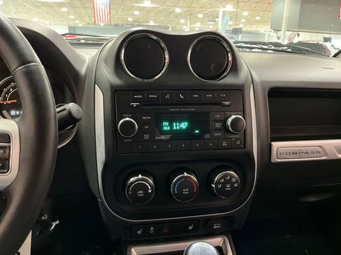 Used 2016 Jeep Compass Latitude AWD/4WD image 23