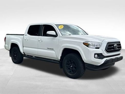 Used 2022 Toyota Tacoma SR5 w/ Technology Package AWD/4WD image 7