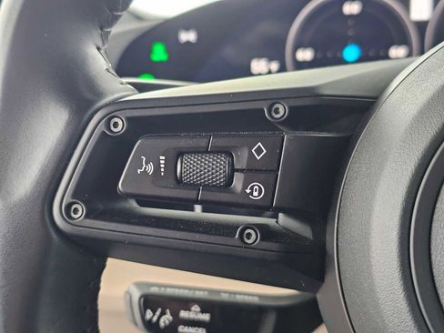 Used 2022 Porsche Taycan 4S image 29