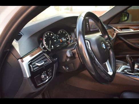 Used 2019 BMW 540i w/ Convenience Package RWD image 15