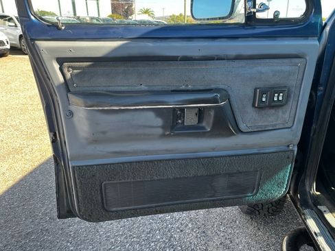 Used 1993 Dodge D/W Truck 250 image 11