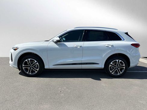 New 2025 Audi Q5 Premium image 2