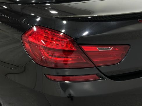 Used 2015 BMW M6 Convertible RWD image 33