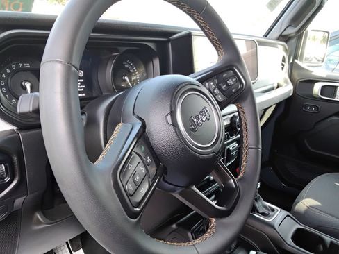 Used 2024 Jeep Wrangler Unlimited w/ Convenience Group AWD/4WD image 7