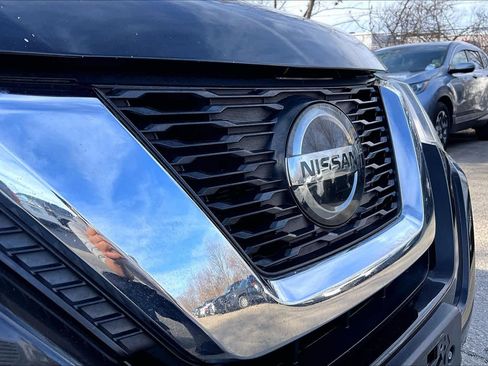 Used 2018 Nissan Rogue SL w/ Premium Package image 28
