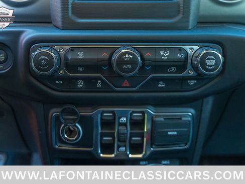 Used 2020 Jeep Gladiator Sport w/ Technology Group AWD/4WD image 63
