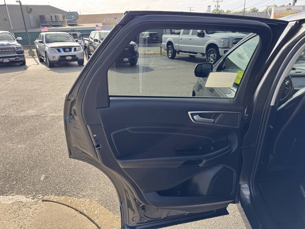 Used 2020 Ford Edge Titanium w/ Equipment Group 301A AWD/4WD image 29