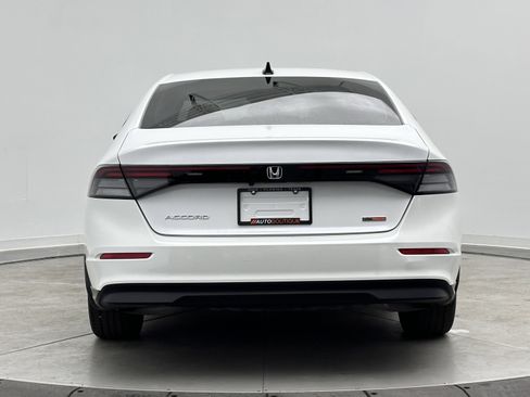 Used 2025 Honda Accord SE image 7