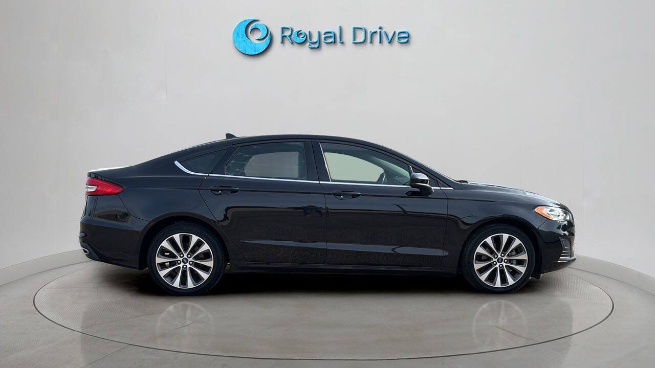 Used 2020 Ford Fusion SE AWD/4WD image 7