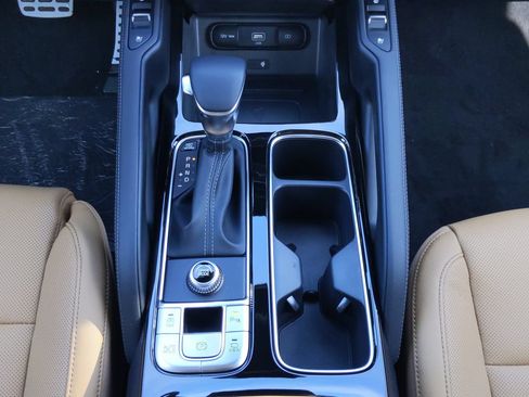 Used 2022 Kia Telluride SX w/ Towing Package FWD image 15