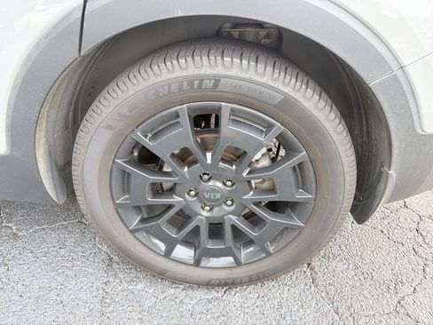 Used 2021 Kia Telluride EX w/ EX Premium Package AWD/4WD image 10