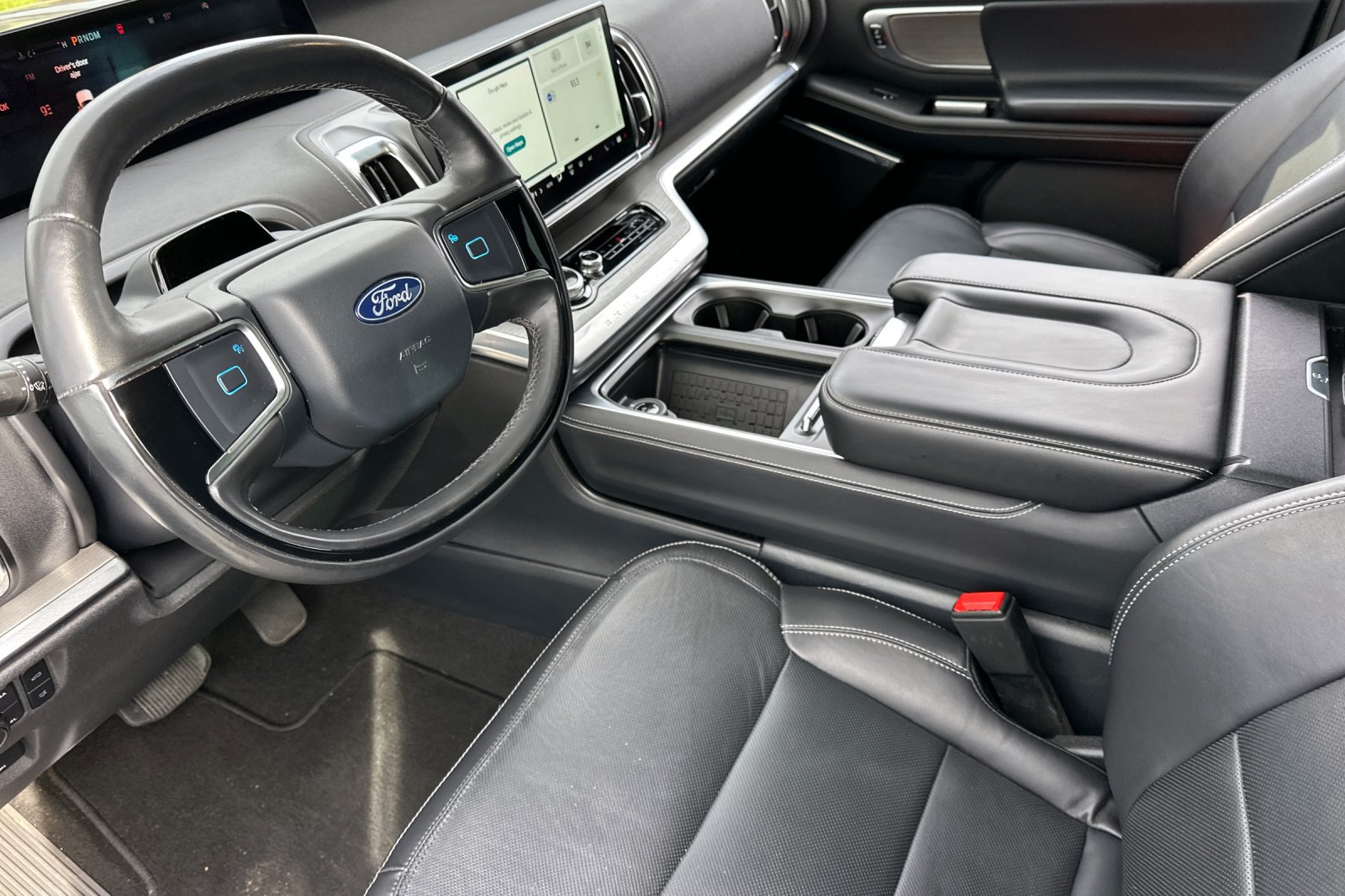 Used 2025 Ford Expedition Max Platinum AWD/4WD image 9