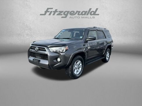 Used 2020 Toyota 4Runner SR5 image 3