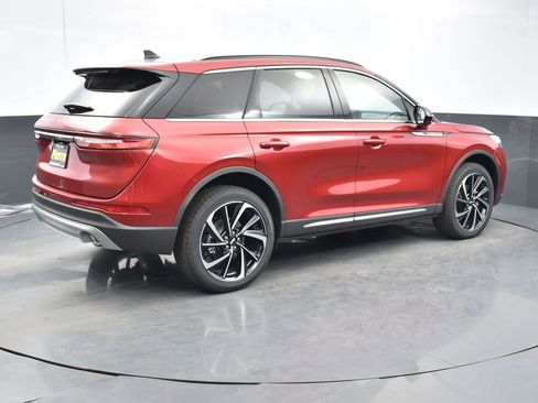 New 2025 Lincoln Corsair Reserve image 4