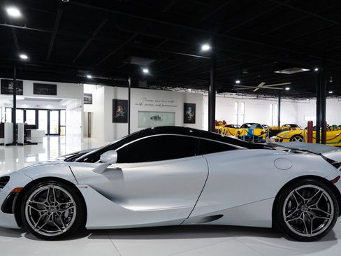 Used 2018 McLaren 720S image 4