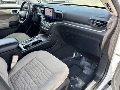 Used 2020 Ford Explorer XLT w/ Class III Trailer Tow Package image 14