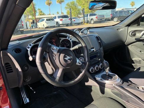 Used 2015 Nissan 370Z Coupe RWD image 15