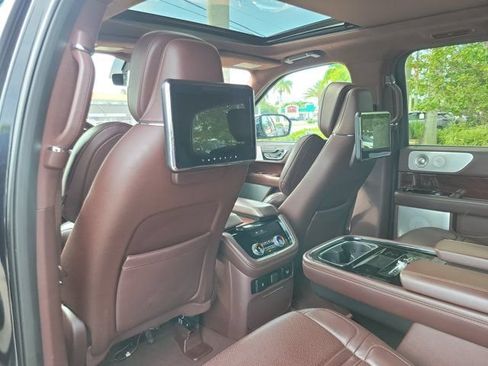 Used 2020 Lincoln Navigator Black Label w/ Cargo Convenience Package AWD/4WD image 10